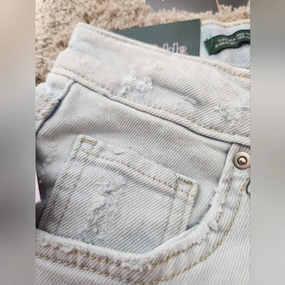 Wild Fable Super High Rise Tapered Jean - Picture 9 of 16